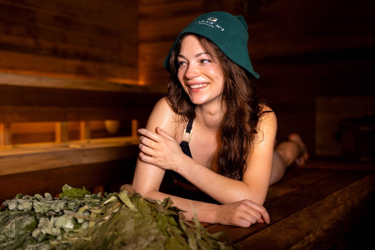 a lady lying during the procedures in the russian spa