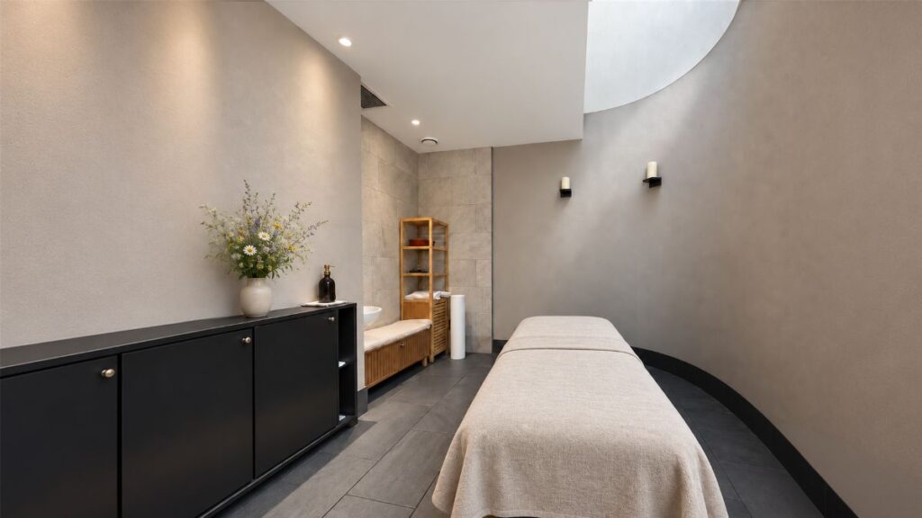 Massage
Room